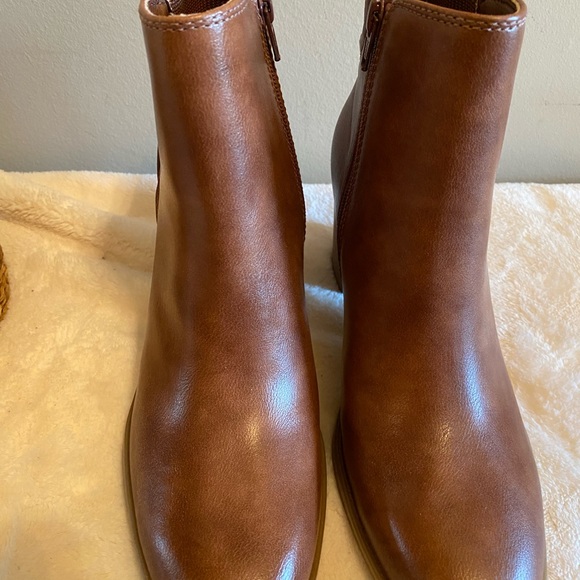 BareTraps Brown Ankle Boots - Picture 5 of 10